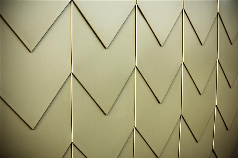 panel escama fachada ventilada metalico